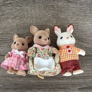Family Set calico critters, bunnies- Brown and White